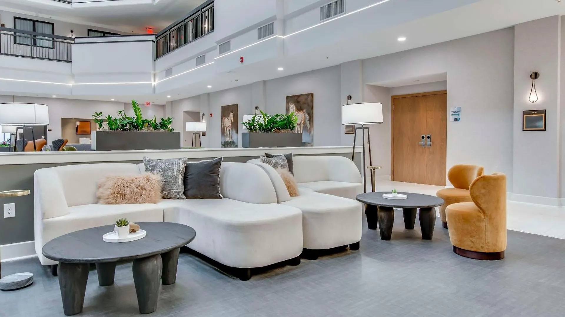 Embassy Suites By Hilton Louisville East Hotel