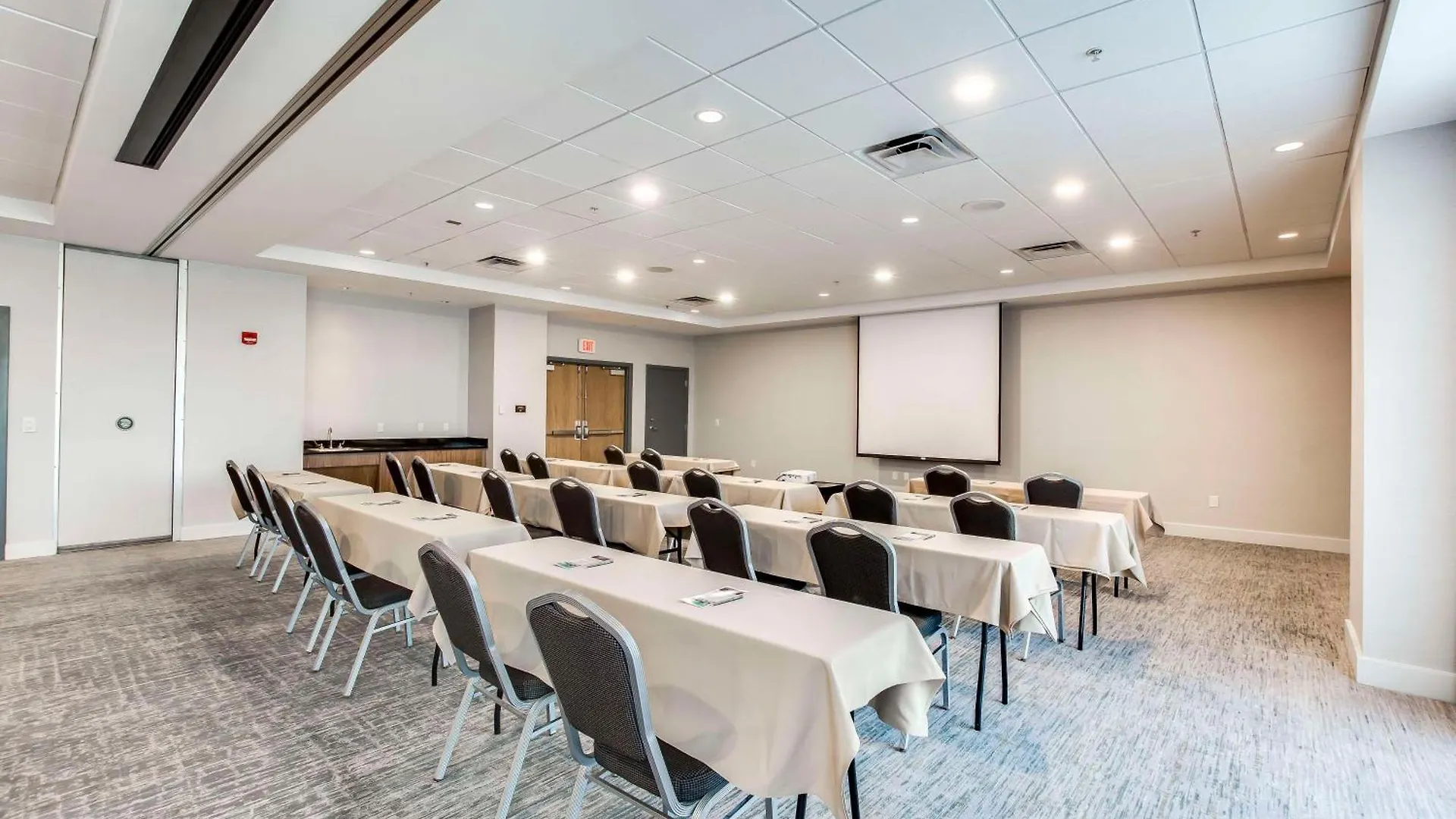 Embassy Suites By Hilton Louisville East 4*,  Estados Unidos da América