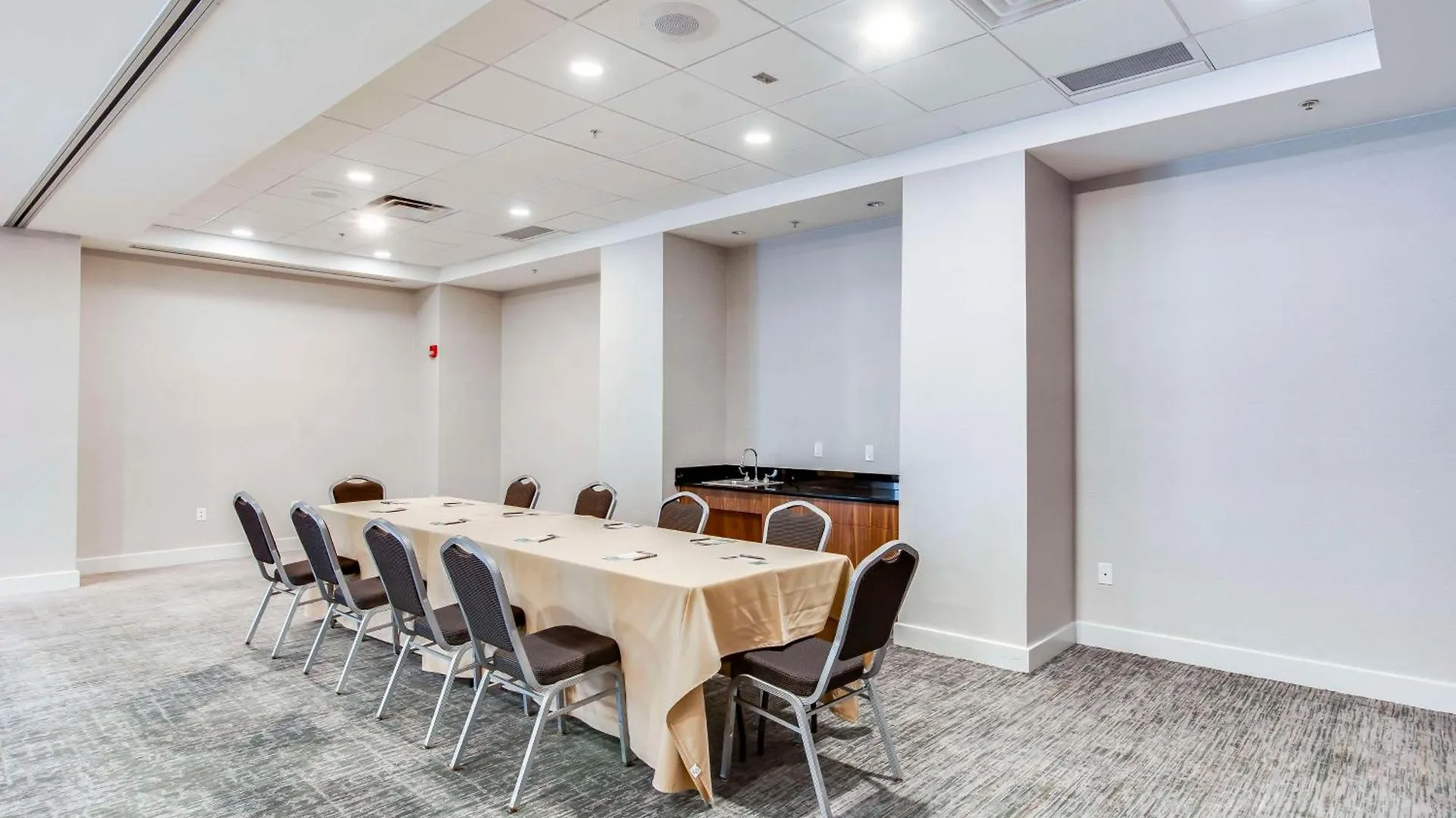 **** Hotel Embassy Suites By Hilton Louisville East Estados Unidos da América