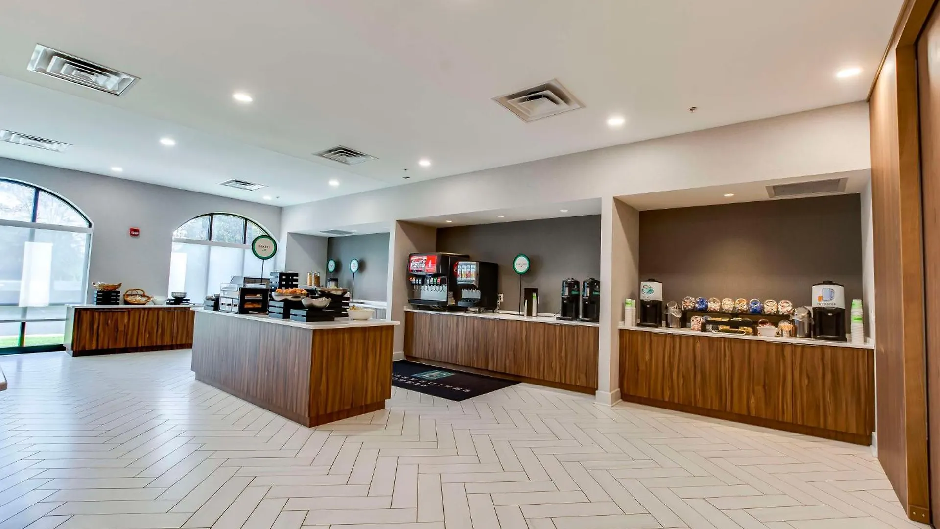 Hotel Embassy Suites By Hilton Louisville East